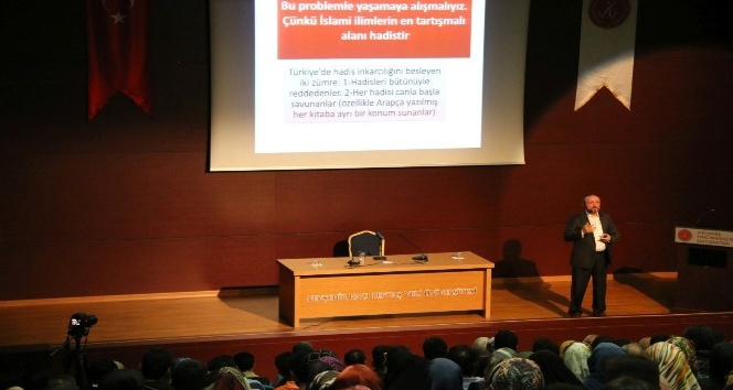 Prof. Dr. Yıldırım NEVÜ’de “Kur’ân Bize Yeter” söylemi üzerine konuştu