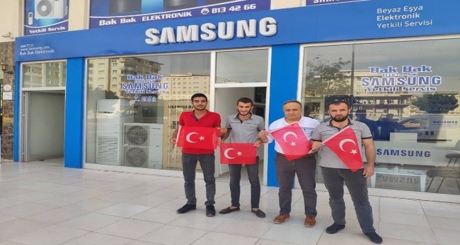 KESOB esnafa bayrak dağıttı