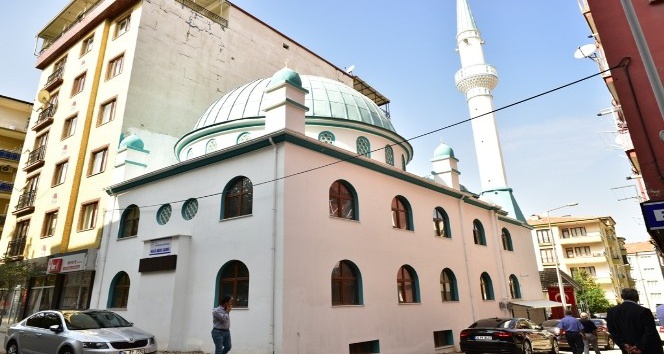 Hacı Abdi Cami, törenle ibadete açıldı