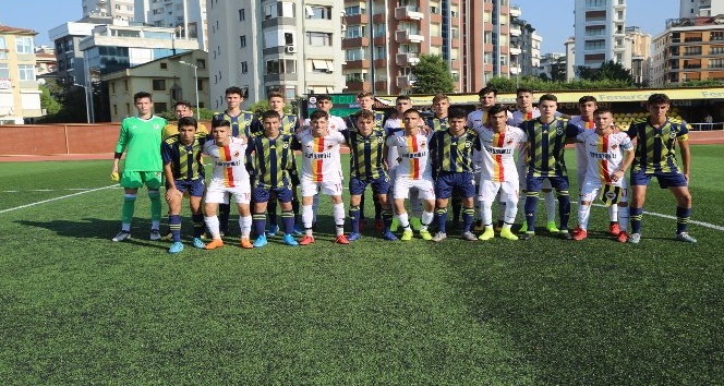 Silopili gençler Fenerbahçe U17 alt yapı takımı ile karşılaştı
