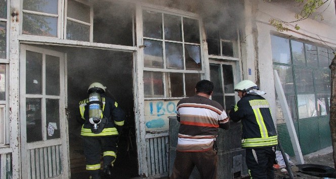 Karaman’da depoda çıkan yangın korkuttu