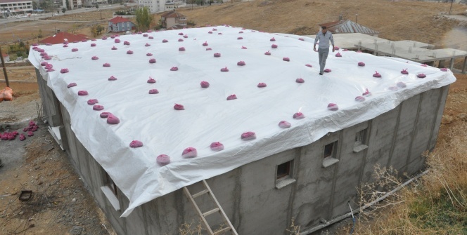 Poşetlere doldurdu! Çözümü böyle buldu