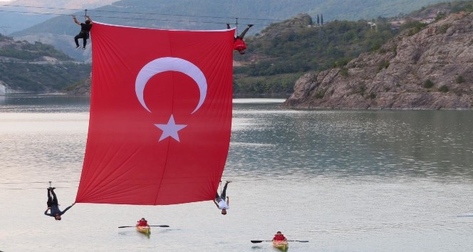 Çoruh nehri üzerinde Türk Bayrağı açtılar