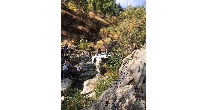 Kulp’ta yolcu minibüsü devrildi: 2 ölü, 2’si ağır 5 yaralı