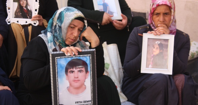 HDP önündeki ailelerin evlat nöbeti 48&#039;inci gününde