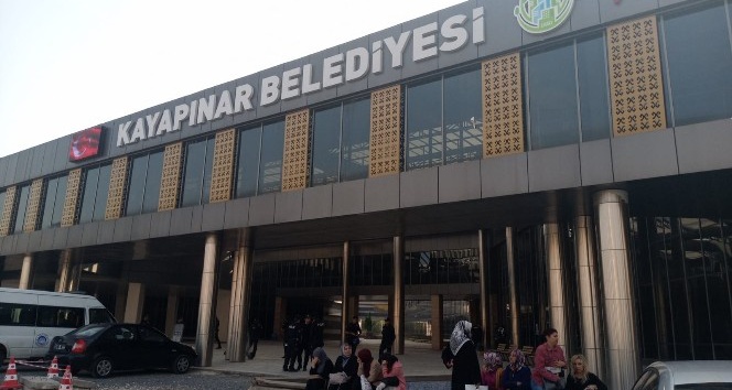 Diyarbakır’da HDP’li belediye başkanlarına terör operasyonu