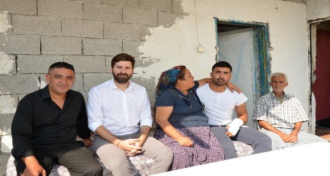 Boltaç, Barış Pınarı Harekatında yaralanan Tarsuslu askeri ziyaret etti