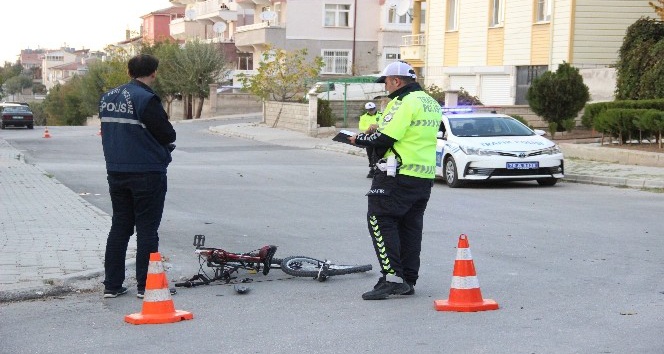 Hafif ticari aracın çarptığı bisikletli çocuk ağır yaralandı
