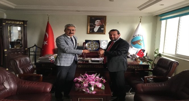 Rektör Akgül: “Belediyelerle işbirliğini güçlendiriyor”