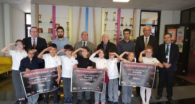 Robot Yarışması’nda ödülleri topladılar, askerleri unutmadılar