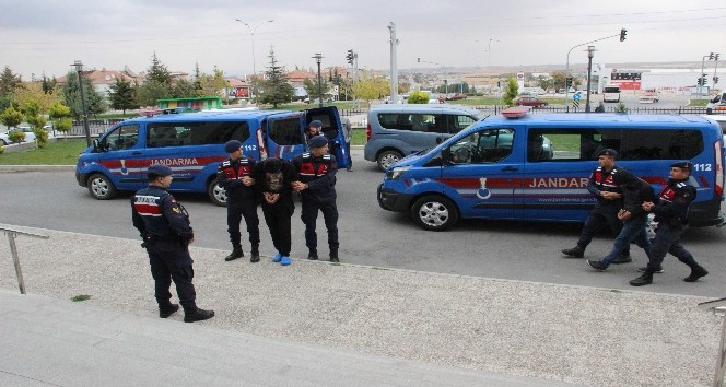 Karaman’da hırsızlık yaptıkları ileri sürülen 4 zanlı Konya’da yakalandı