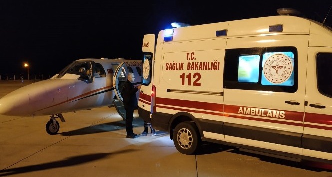 Ambulans uçak bir günlük bebek için havalandı