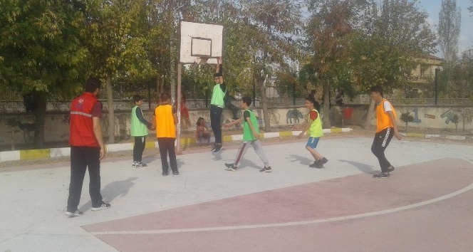 Acıgöl’de basketbol sokağa indi