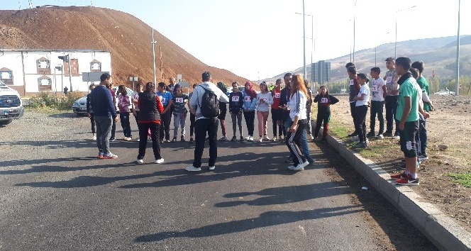 Tuzluca’da Okullar arası koşu düzenlendi