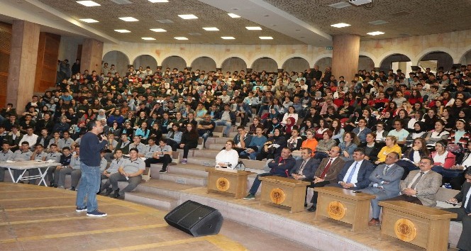 Nevşehir’de “Geleceğim Mesleğim” konferansı düzenlendi