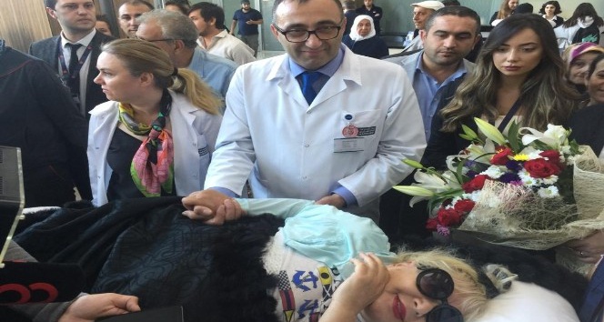 Usta sanatçı Muazzez Abacı, taburcu oldu