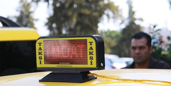 Bu taksiyi gören hemen polisi arayacak