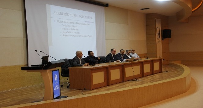 İlahiyat Fakültesi Akademik kurul toplantısı gerçekleştirildi