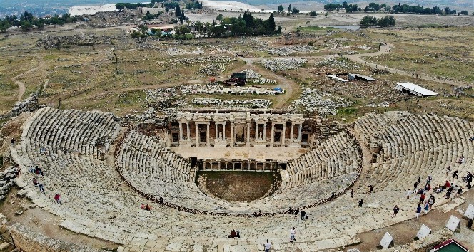 ‘Beyaz Cennet’ Pamukkale’nin eşsiz güzelliği havadan görüntülendi