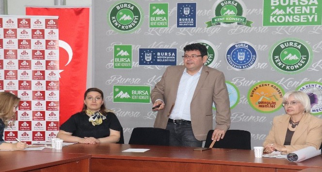 Kendi kendine meme muayenesi hayat kurtarıyor