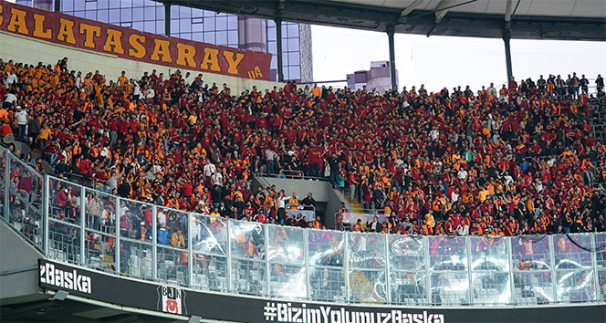 Galatasaray Taraftarları Takımını Deplasmanda Yalnız Bırakmadı İhlas Haber Ajansı