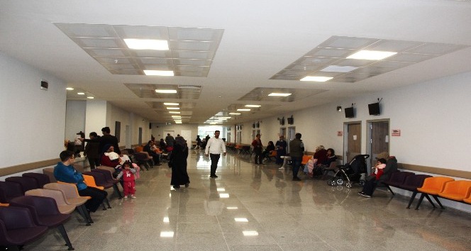 Yeni hastane hasta kabulüne başladı