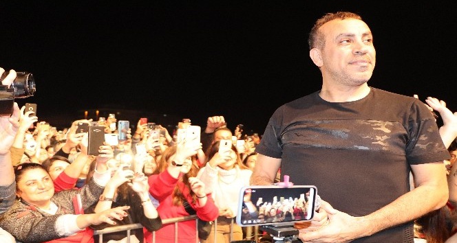 Samsunlular Haluk Levent ile coştu