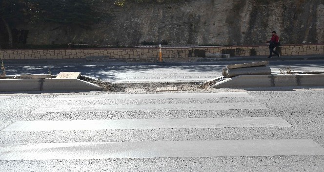 Engelli rampaları dünya standartlarında yapılıyor