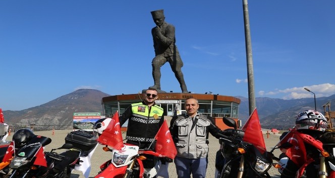 Artvin Motosiklet Kulübü üyeleri Ata’nın huzurunda