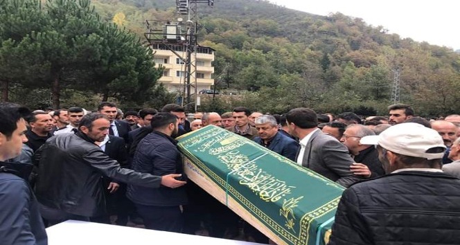 El ele öldüler, yan yana toprağa verildiler