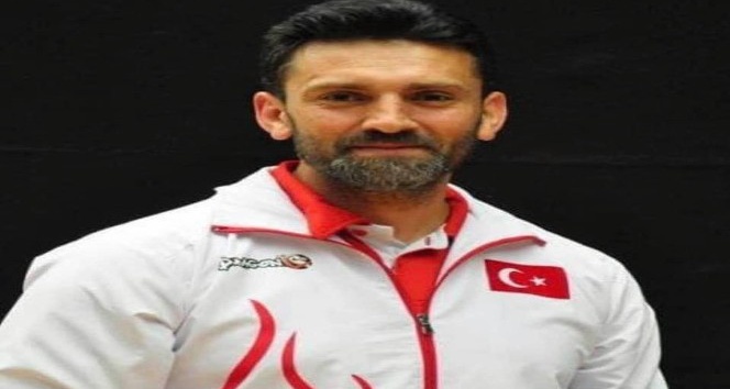 Şampiyona dönüşü kazada ölen milli antrenör son yolculuğuna uğurlandı