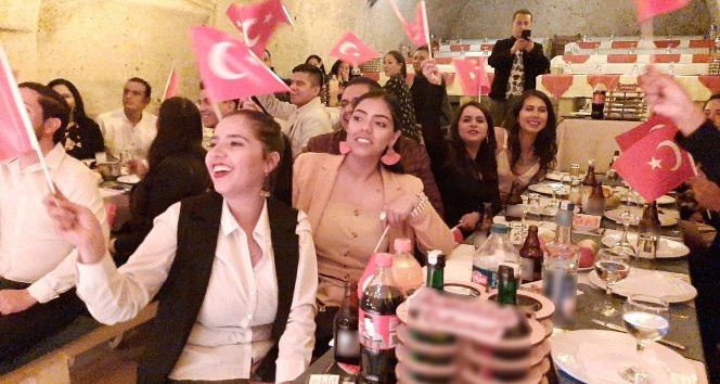 Kapadokya’da Meksikalı turistlerden Cumhuriyet kutlaması