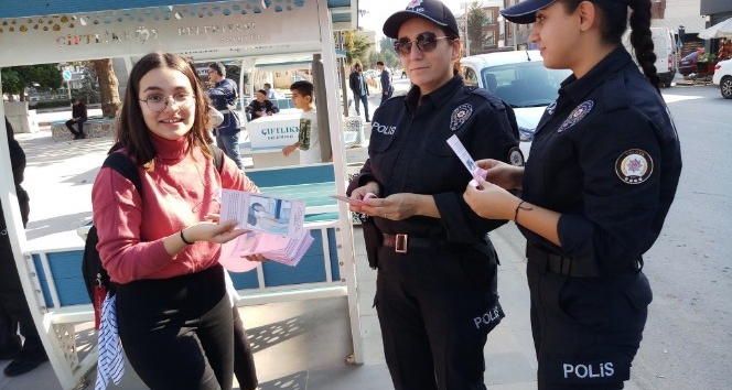 Öğrenciler kansere dikkat çekmek için yürüdü