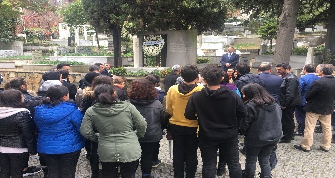 Yahya Kemal Beyatlı vefatının 61’inci yılında mezarı başında anıldı