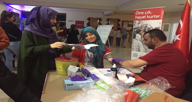 KYK’lı öğrencilerden, Türk Kızılayı’nın kök hücre bağışı kampanyasına destek