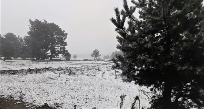 Amasya’ya mevsimin ilk karı yağdı