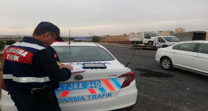 Jandarma ekipleri droneli yol uygulaması yaptı