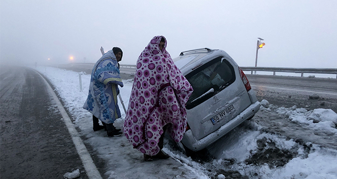 Doğu Anadolu’da kar ve tipi ulaşımda aksamalara neden oldu