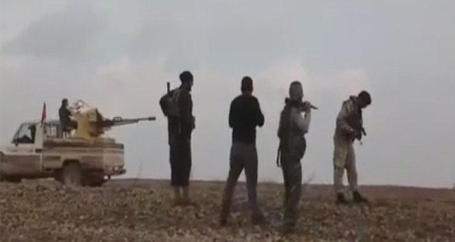 Tel Tamr’da SMO askerlerinin YPG&#039;li teröristlerle çatışma anı görüntülendi