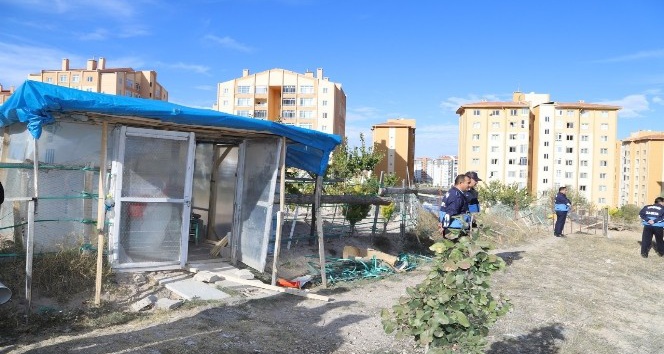 Nevşehir’de çevreyi tehdit eden kaçak yapılarak müsaade edilmiyor