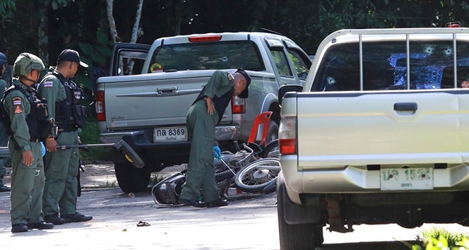Tayland'da kontrol noktasına saldırı: 15 ölü