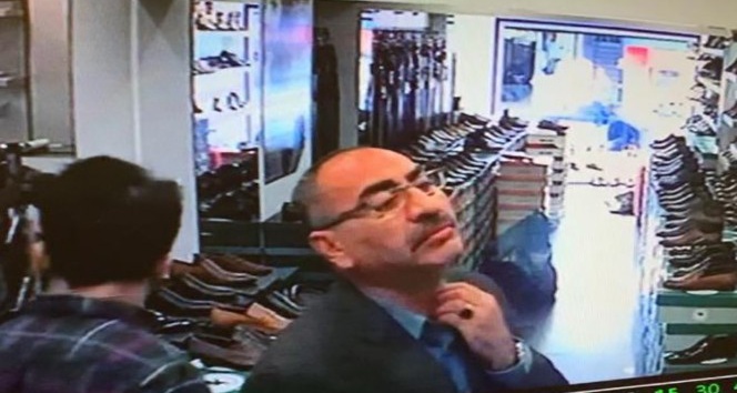 (Özel) Fatih’te ayakkabı mağazasında hırsızlık kamerada