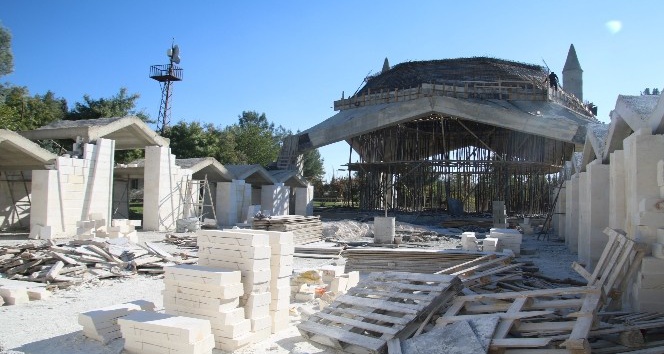 Hilvan’da ilçe kütüphanesi inşaatı sürüyor