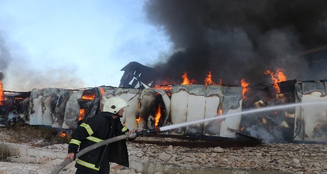 Sivas’ta fabrika yangını(2)