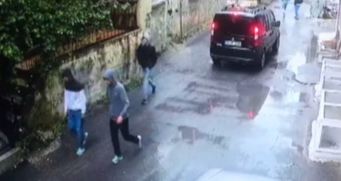 İstanbul’da güpegündüz evlere dadanan hırsızlar kamerada