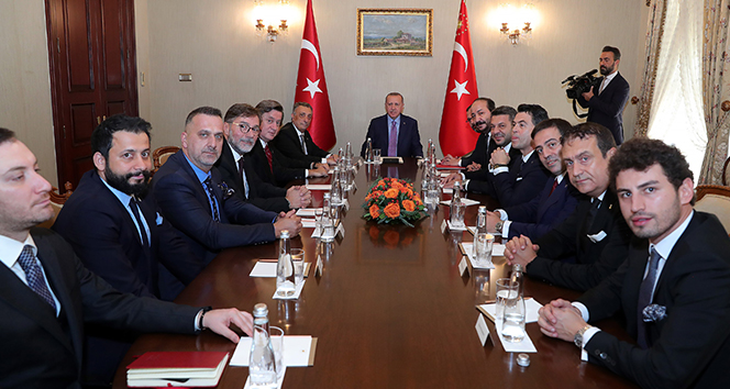 Cumhurbaşkanı Erdoğan, Beşiktaş Kulübü Yönetim Kurulu&#039;nu kabul etti