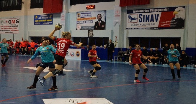 Avrupa Hentbol Federasyonu (EHF) Kupası: Kastamonu Belediyespor: 33 - Vaci NKSE: 26
