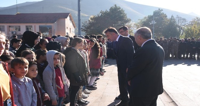 Bitlis’te Atatürk’ü anma töreni