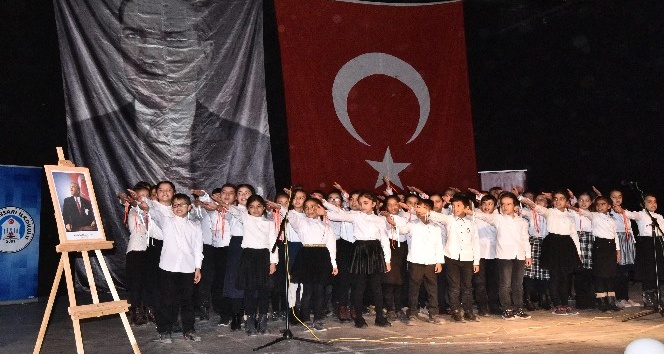 Ahlat’ta Atatürk’ü anma töreni