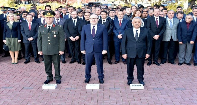 Afyonkarahisar’da Atatürk törenlerle anıldı